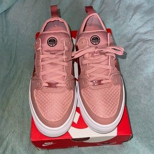 NIKE COURT VISION ALTA TXT